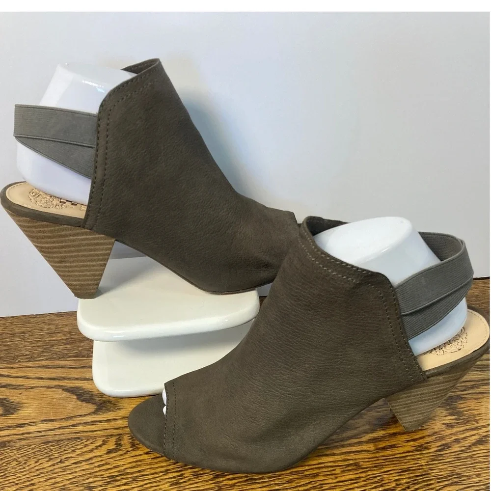 Vince Camuto Womens 9.5M Dark Taupe Leather Peep Toe Slingback Cone Heel Booties